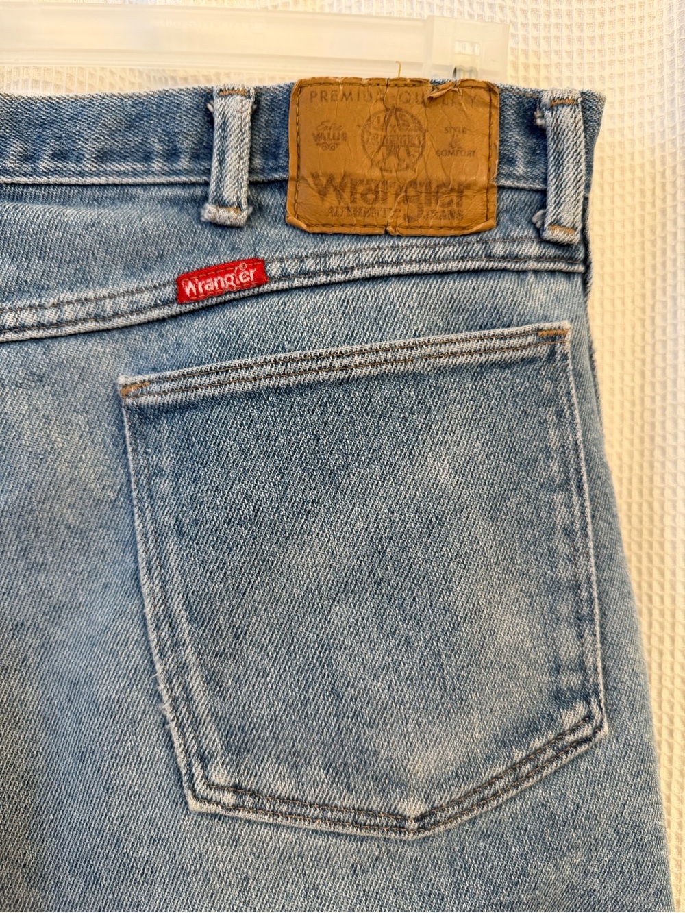 38x30 Wrangler Men’s Classic Straight Leg Blue Jeans, Red Tag, 85860SW